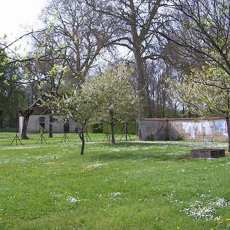 Le Chateau De Bressey & Son Orangerie Bed & Breakfast Exterior photo