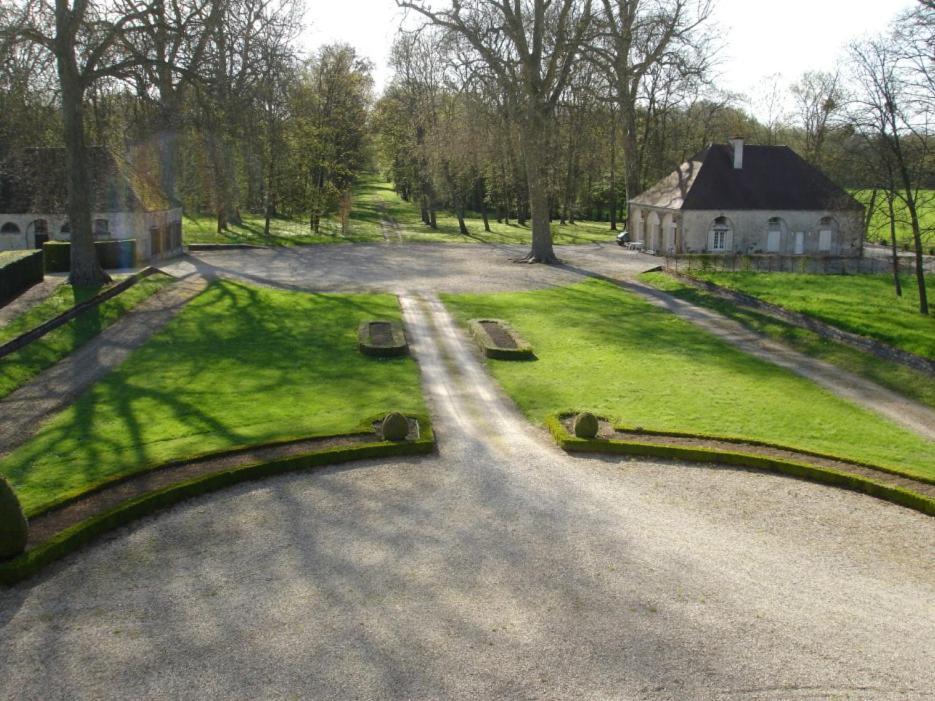 Le Chateau De Bressey & Son Orangerie Bed & Breakfast Exterior photo