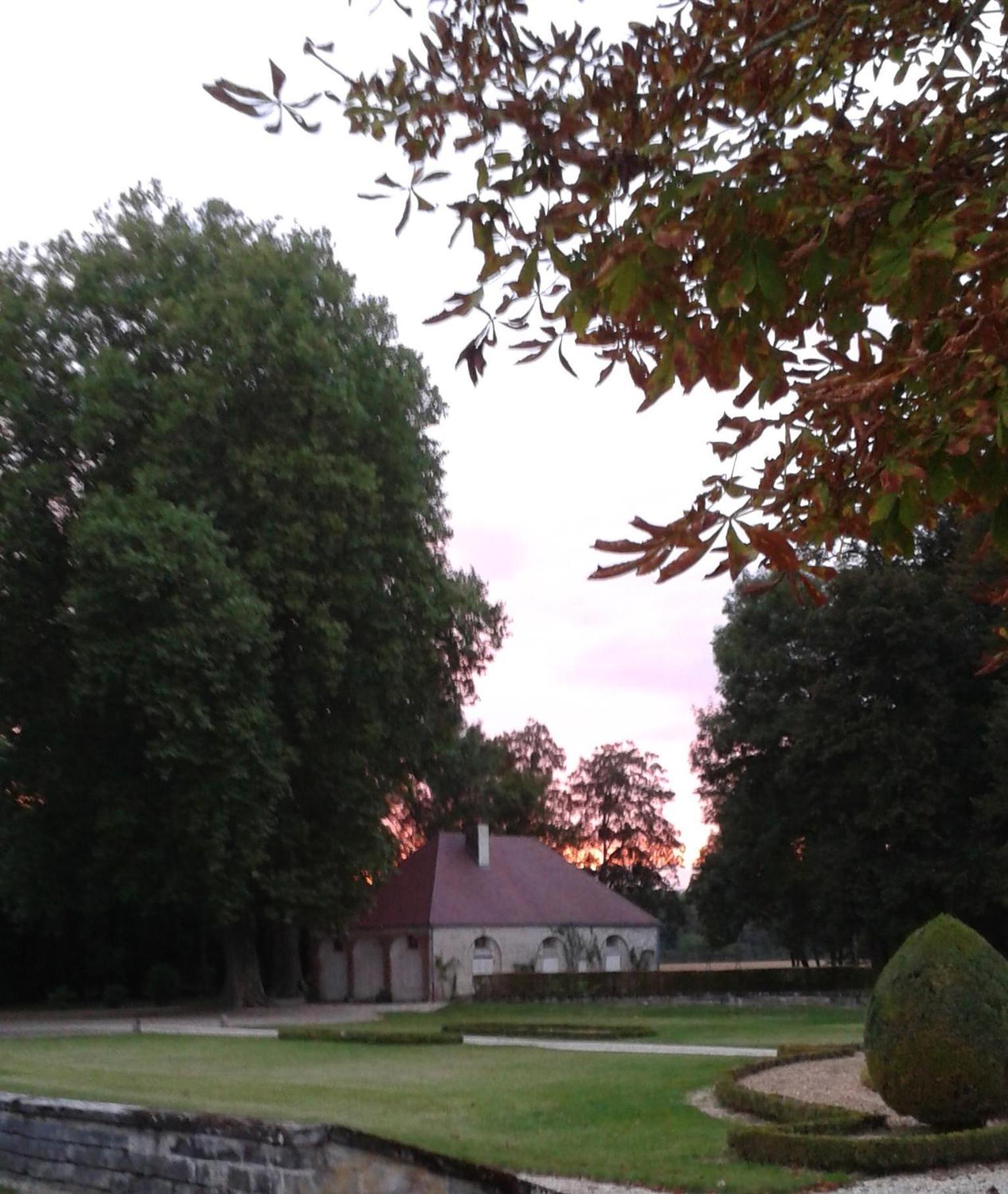 Le Chateau De Bressey & Son Orangerie Exterior photo